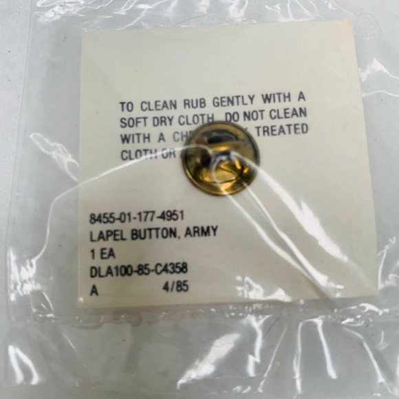 US Army Minute Man Lapel Button Vintage Pin Red Goldtone New - Picture 6 of 12
